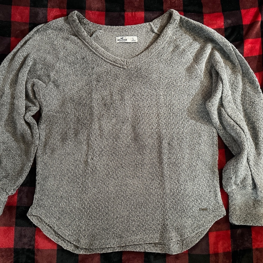 hollister sweater 🩶